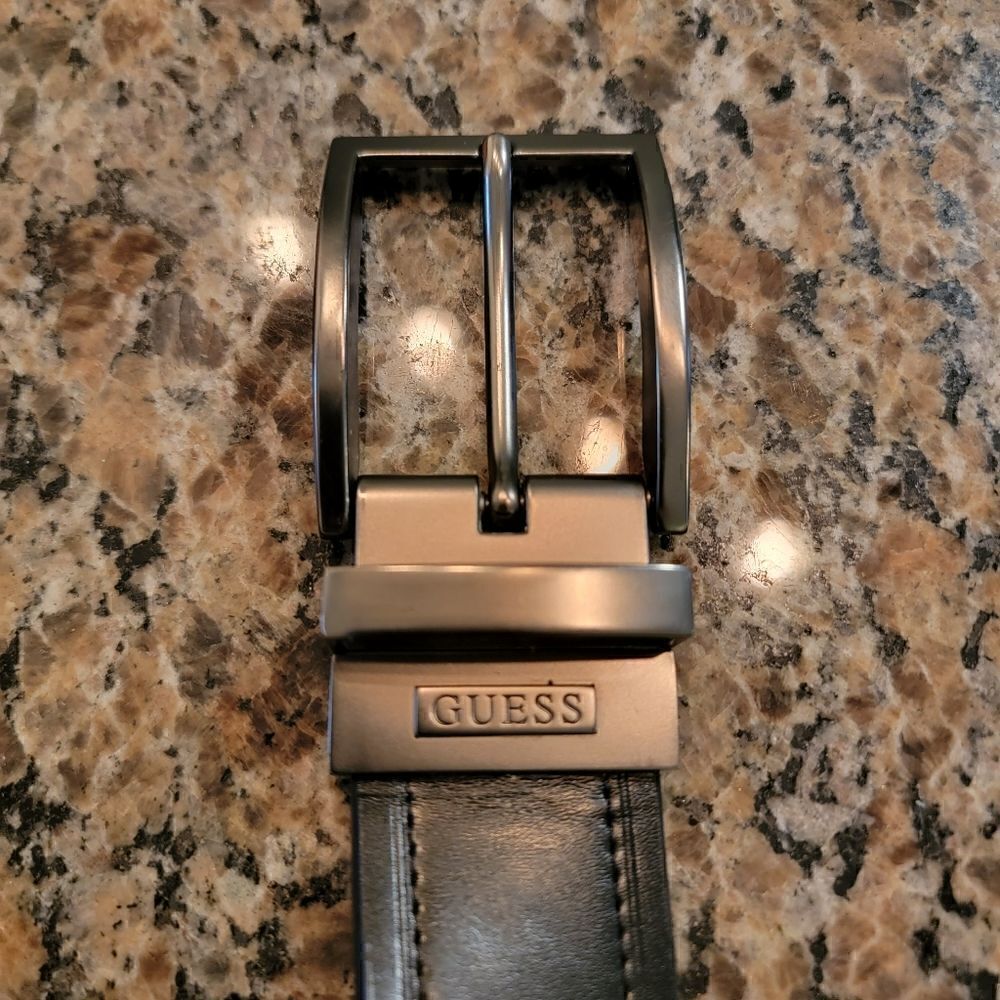 Guess reversible belt imitation leather size 30-32 size small